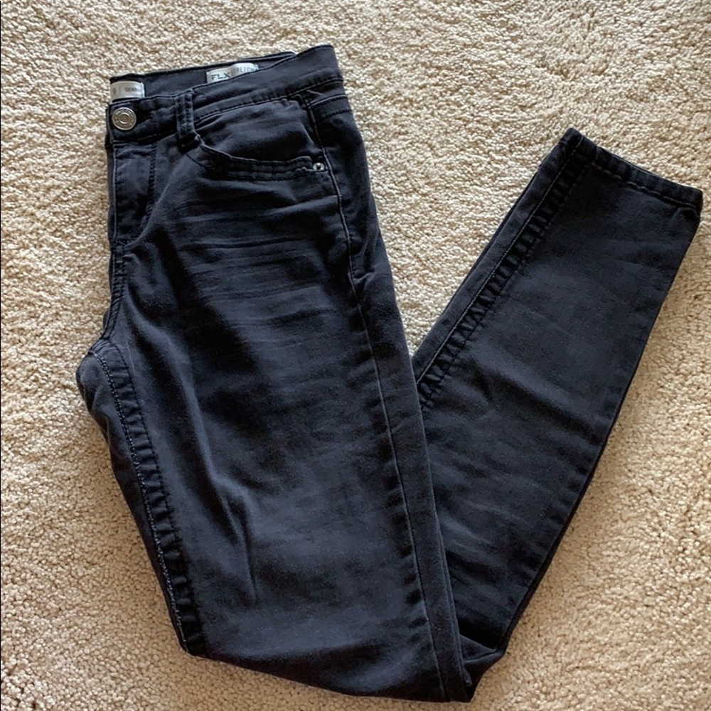 Black stretchy skinny jeans